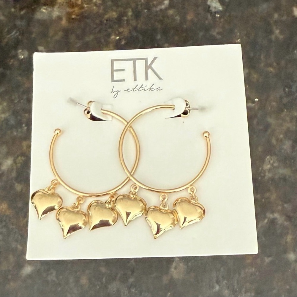 Ettika Gold Loop Earrings with 3 Hearts Romantic Y2K Coquette Feminine Barbicore